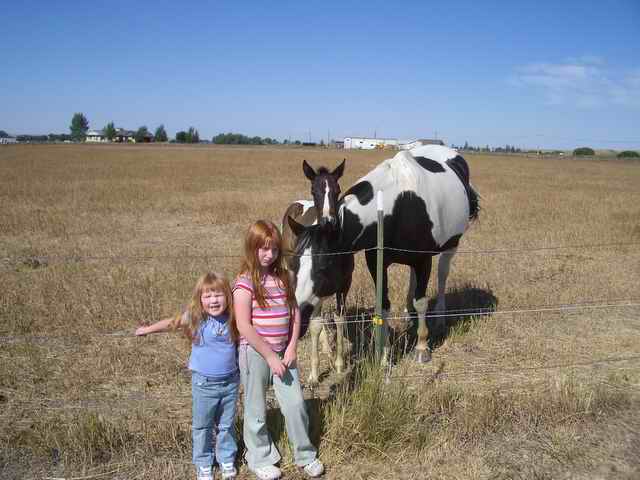 20060826 - 01 Hanging out with Nieces in Montana