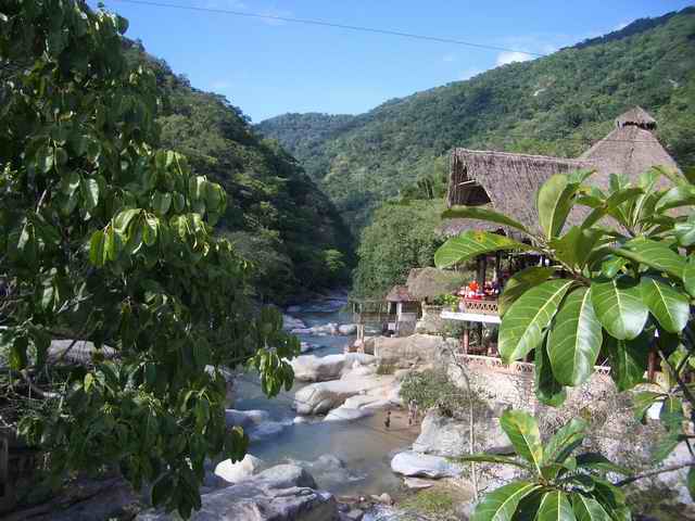 20061023 - 06 1st Mexico Cruise - See the cable in the air