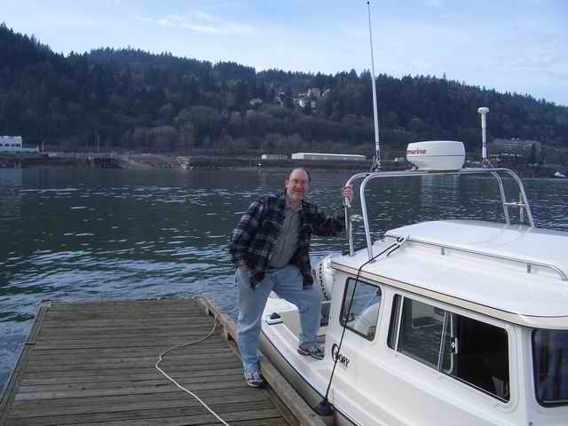 20070204 - 01 Iggy (Ed) looks like he is destined to own a C-Dory