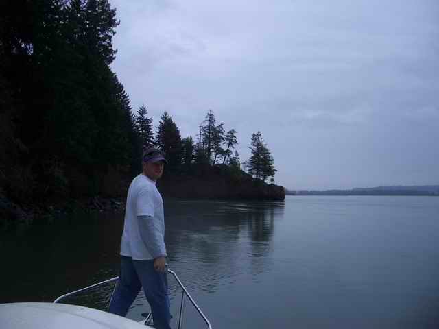 20070310 - 05 Columbia River to Cathlamet - Friend enjoying the view