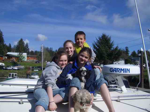 20070414  - 11 Cathlamet C-Dory Gathering