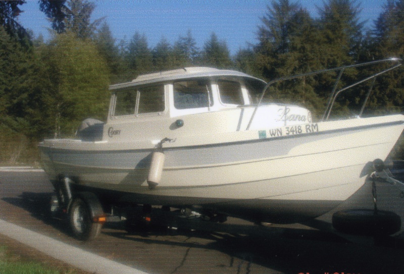 21 Oct 2006 Cornet Bay 
Another photo of the 19' 
       LANA C