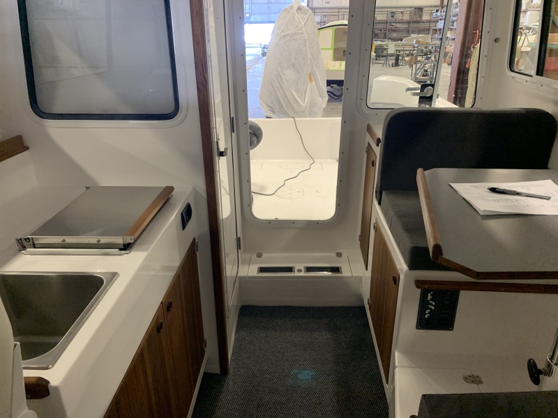 25 Cruiser Interior