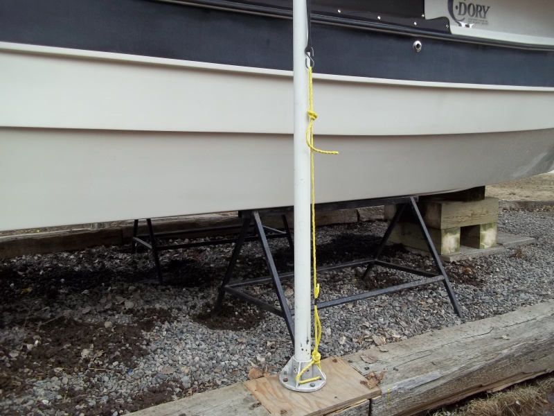 4/09/2011  Starboard view of lateral support(steel sawhorse)