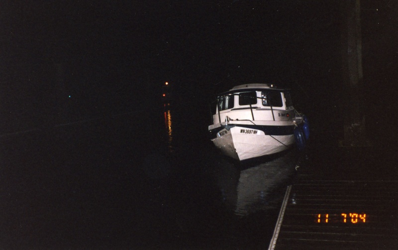 6 Nov 2004 approx. 6pm
R-MATEY is back at the Everett boat launch after an interesting fun filled day going up the Snohomish River.  Many thanks to DaveS (SEA SHIFT)!