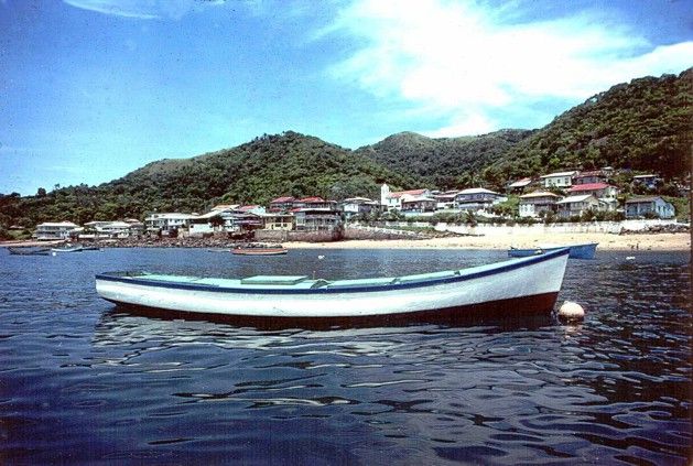 A \"bongo\" at Taboga Island, not a \"bong?\"