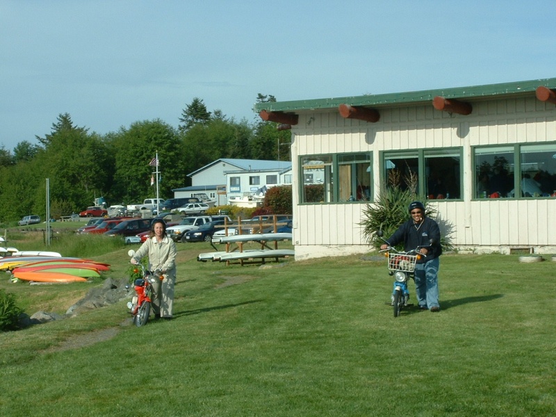 (B~C) Peter & Caryn of the C-Dancer crew back from terrorizing the spit