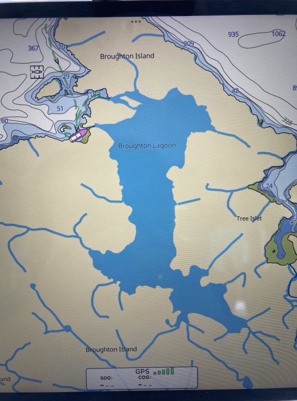 Broughton Lagoon,  Broughton Island