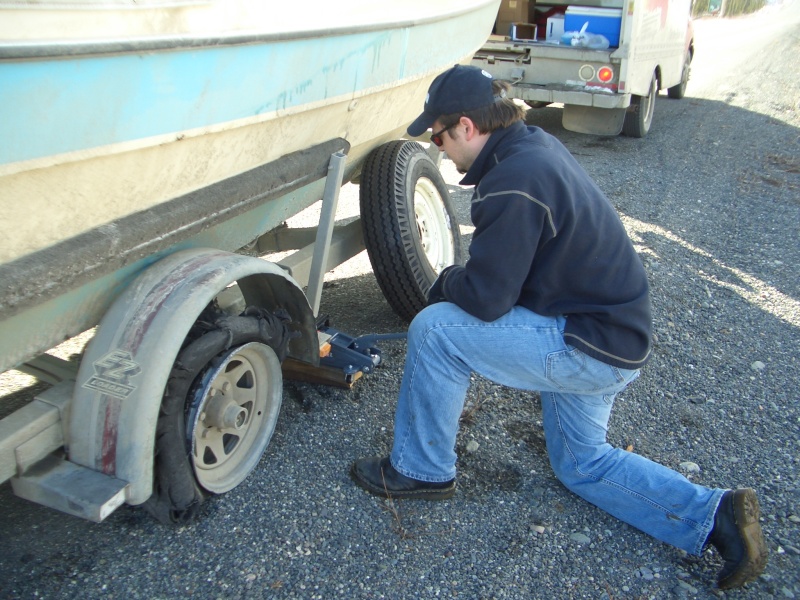 (catdogcat) Flat tire just out of Glen Allen.  Lucky I bought two spares before I left Seattle.