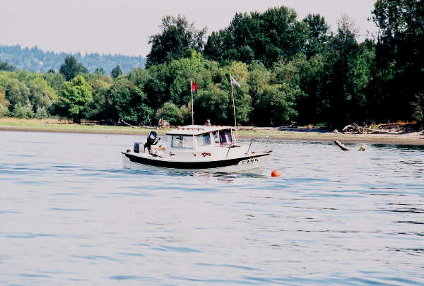 Cheers anchored at St.Helens on the Mighty Columbia