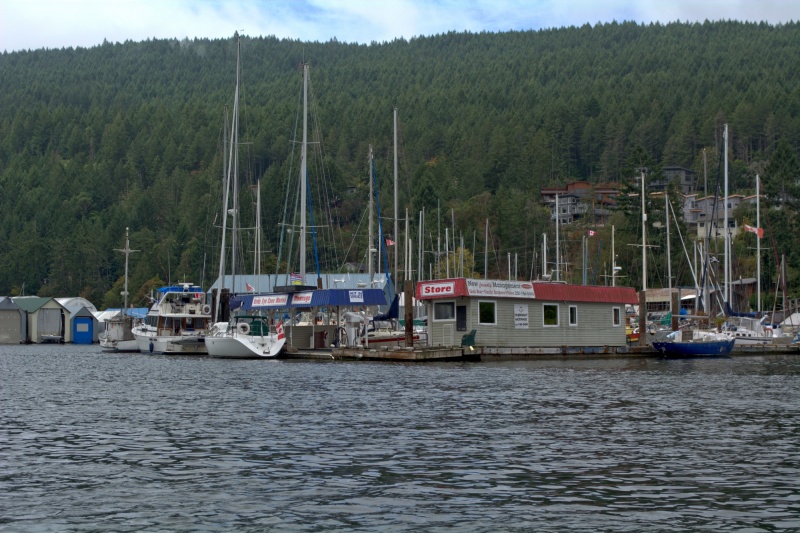 Decided to top off the tanks at Maple Bay. The outer fuel dock apparently closed down.
