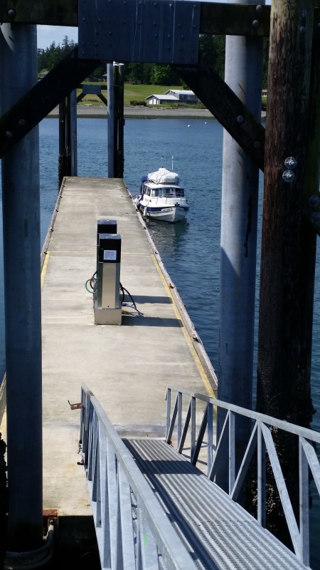 Fuel dock at Blakely.