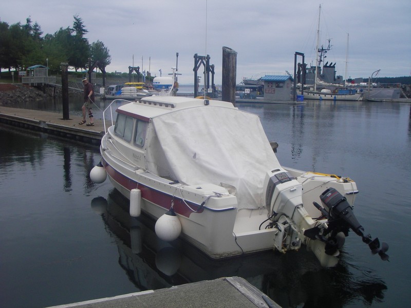 Hand lining the "Mildred E" across to the loading dock at John Wayne.  Nice to meet you Terry:-)