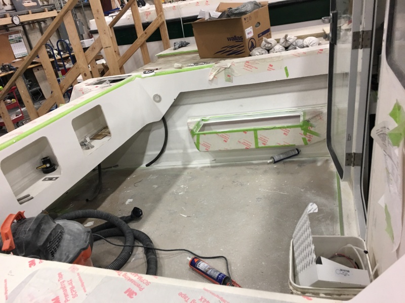 Inside the Venture 23 getting rigged