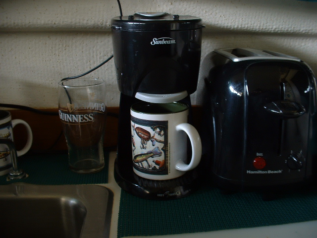 Instant hot water wth this Sunbeam Hot Shot. It boils water in 90 seconds. Great for a quick cup of tea, hot chocolate or instant coffee.