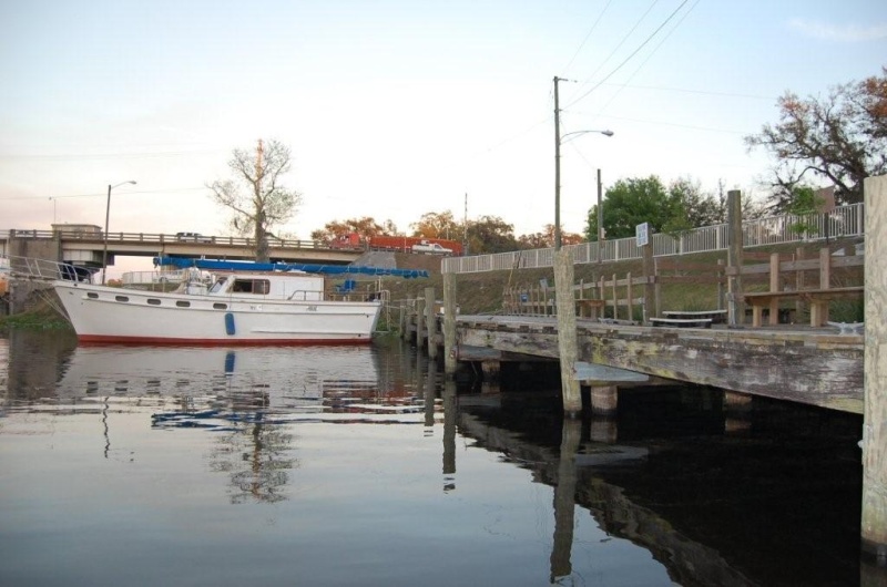LaBelle Free Dock