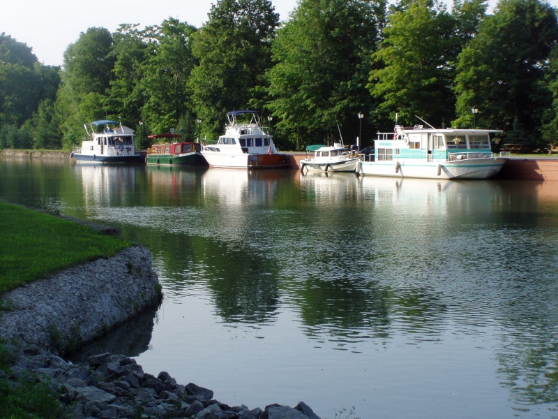 "Little" C-Dory with Bigger Boats on Erie Canal