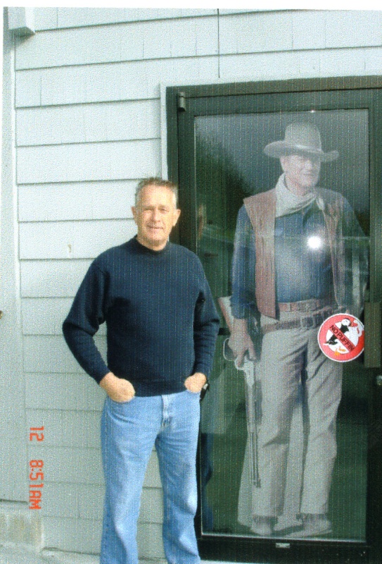 May 2006 Sequim: 
Joe & the Duke 
at John Wayne Marina.