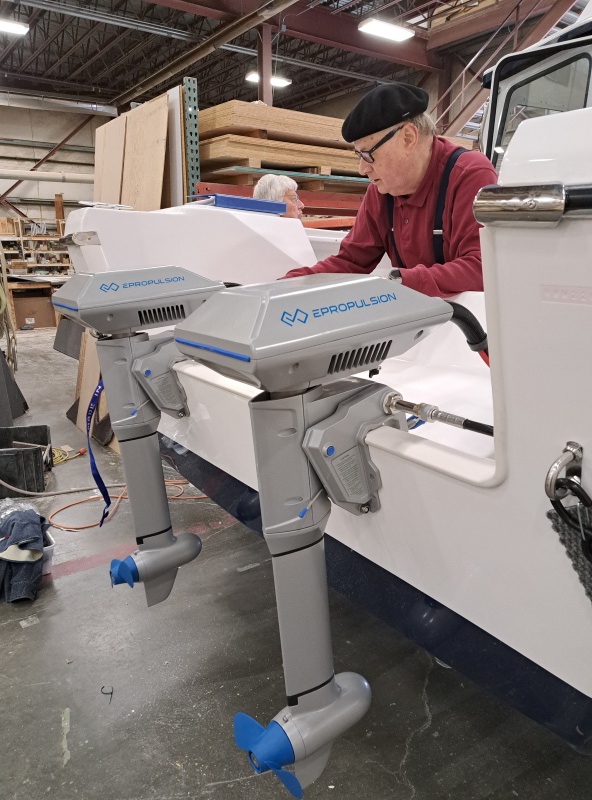 mounting the electric outboards 2