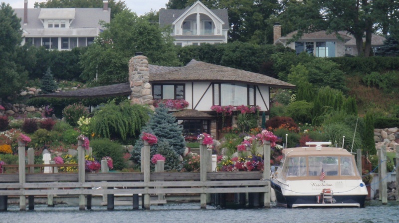 "mushroom" house Charlevoix