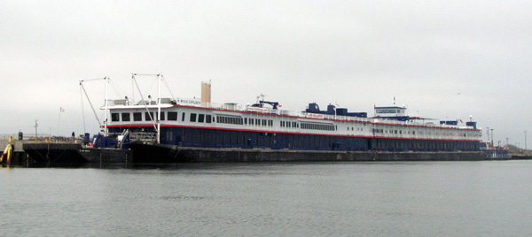Passenger barge