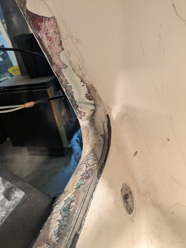 Port side transom, cap removed.