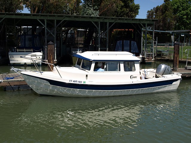 "Pounder" captained by Jim Gibson, super organizer and leader of this cruise.  1st. Mate Kathy