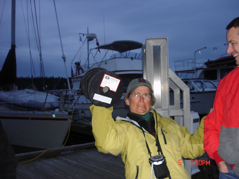 Robbi (C-RUN) showing John (aka Crazy Frazey) her weight lifting skills