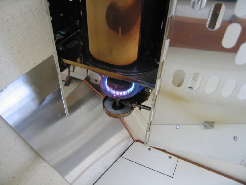 (Sea Skipper) Heater lit and door open