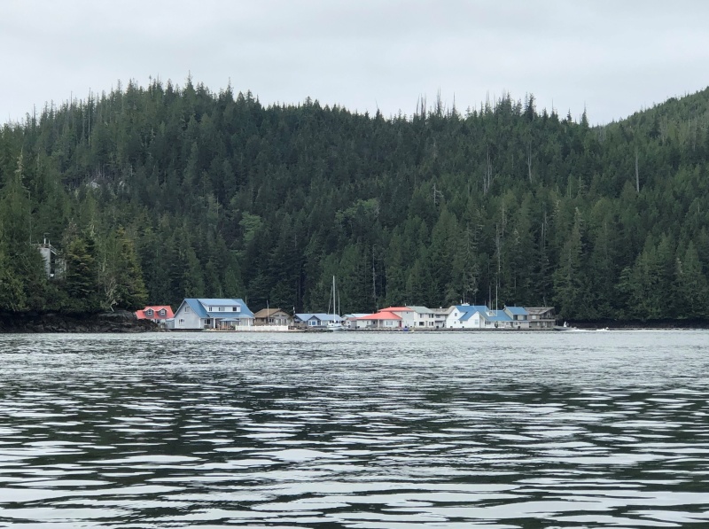 Sullivan Bay, The Broughtons