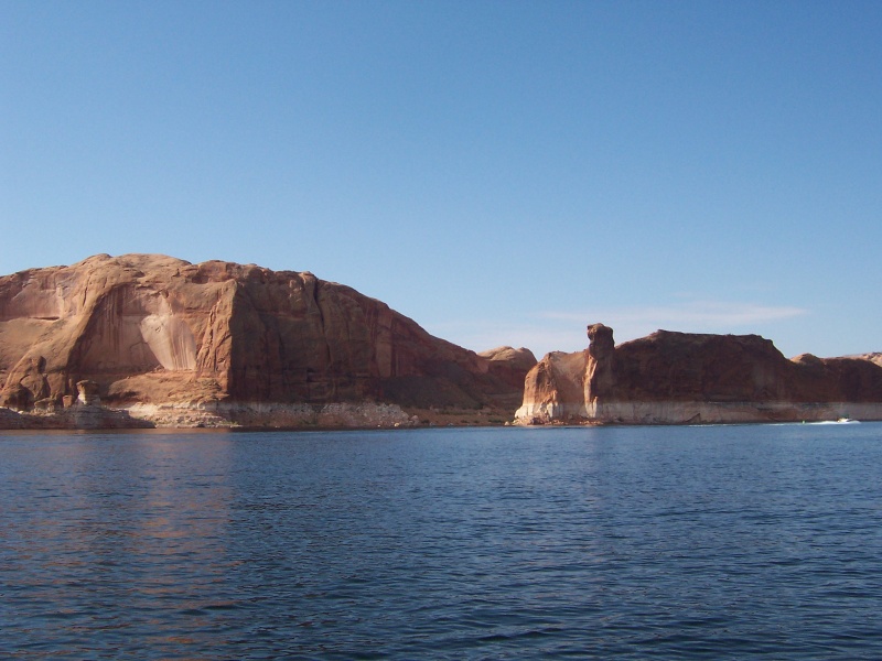 Sunday morning heading down main channel below Escalante River towards Hole in the Rock.