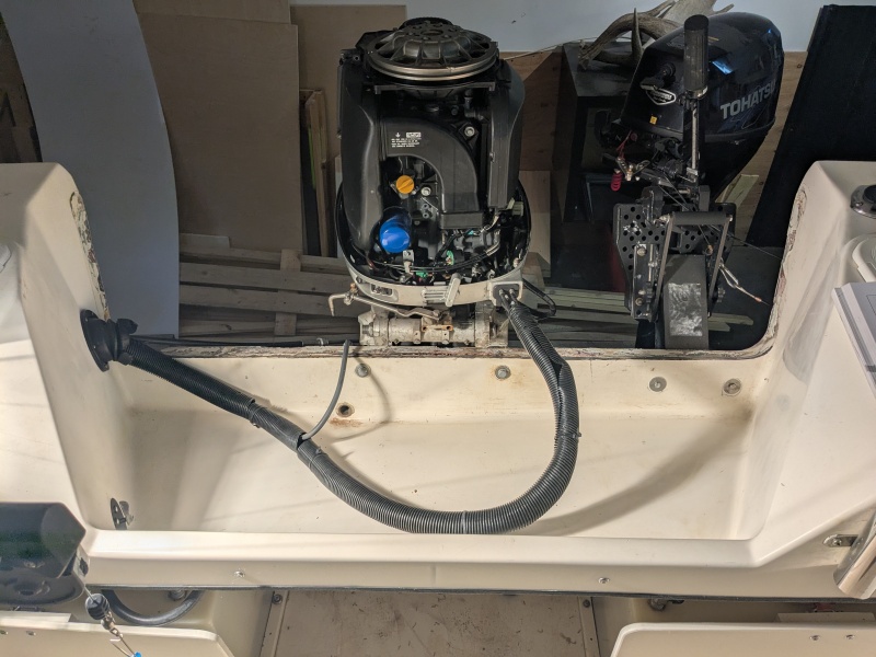 Transom cap removed.