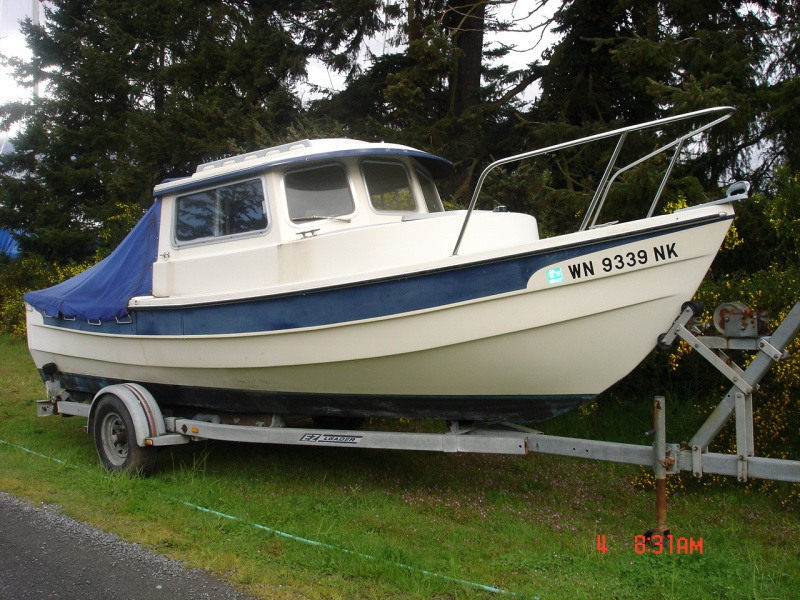 While walking around Lopez Island we found the first C-Dory we'd owned (85 Angler 22).Sure needs some love and attention.